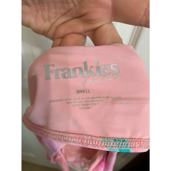 FRANKIES BIKINIS Alexis Patterned Bikini Top In Trip size Small NEW - Picture 3 of 4